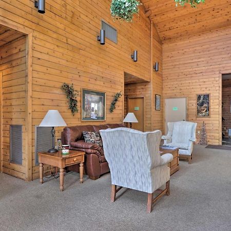 Unique Smokies Ski Shack With Mountain-Top View Gatlinburg Eksteriør billede