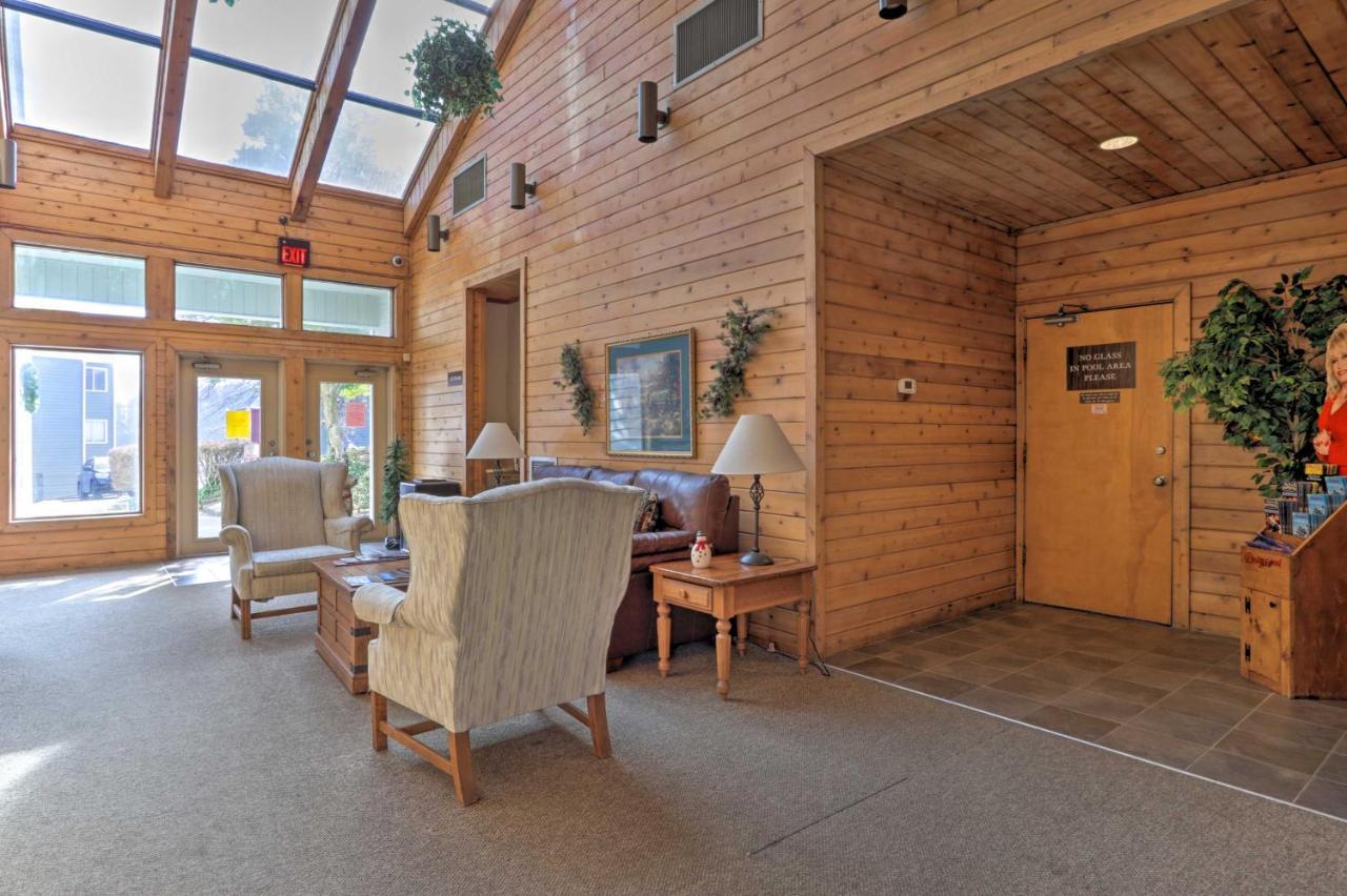 Unique Smokies Ski Shack With Mountain-Top View Gatlinburg Eksteriør billede